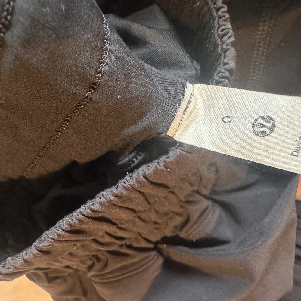 Lululemon track that high rise 3” shorts - Picture 4 of 4